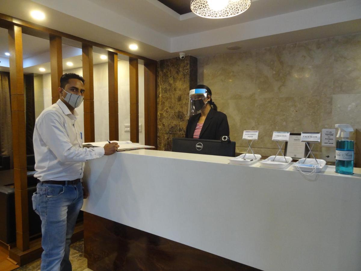Hide Away Suites Noida Esterno foto