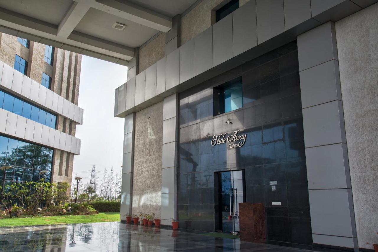 Hide Away Suites Noida Esterno foto