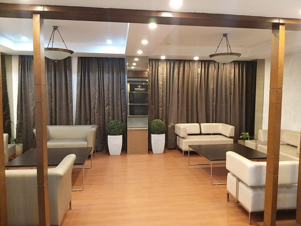 Hide Away Suites Noida Esterno foto