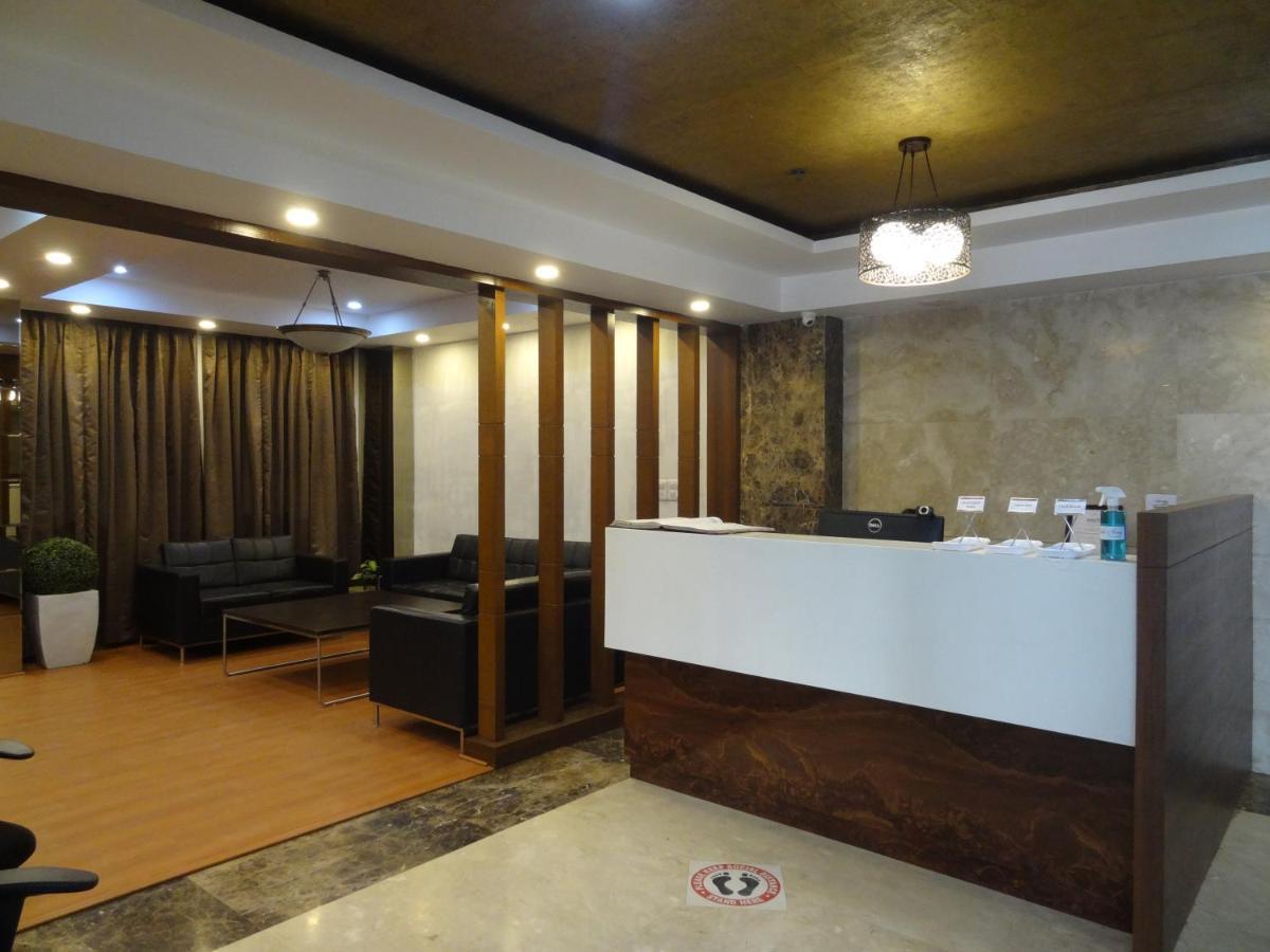 Hide Away Suites Noida Esterno foto