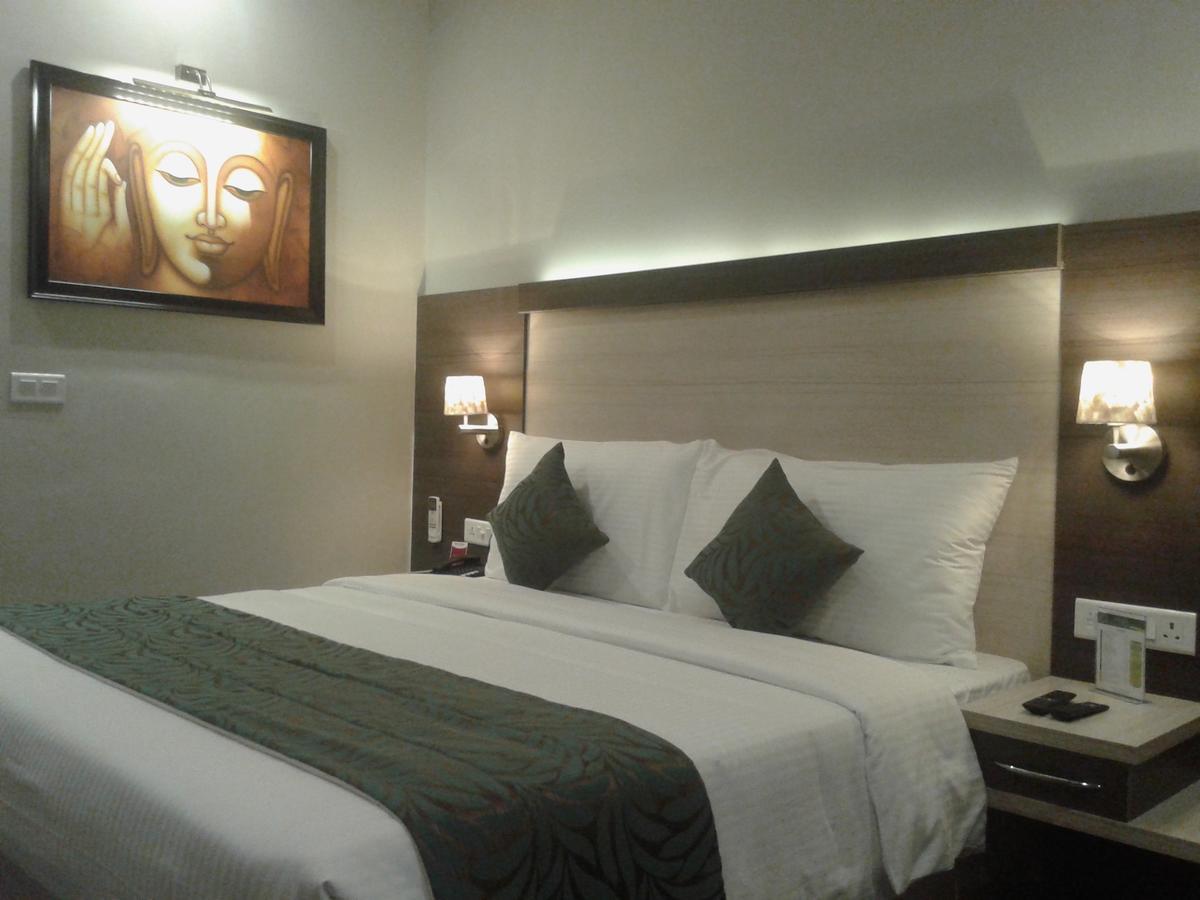Hide Away Suites Noida Esterno foto