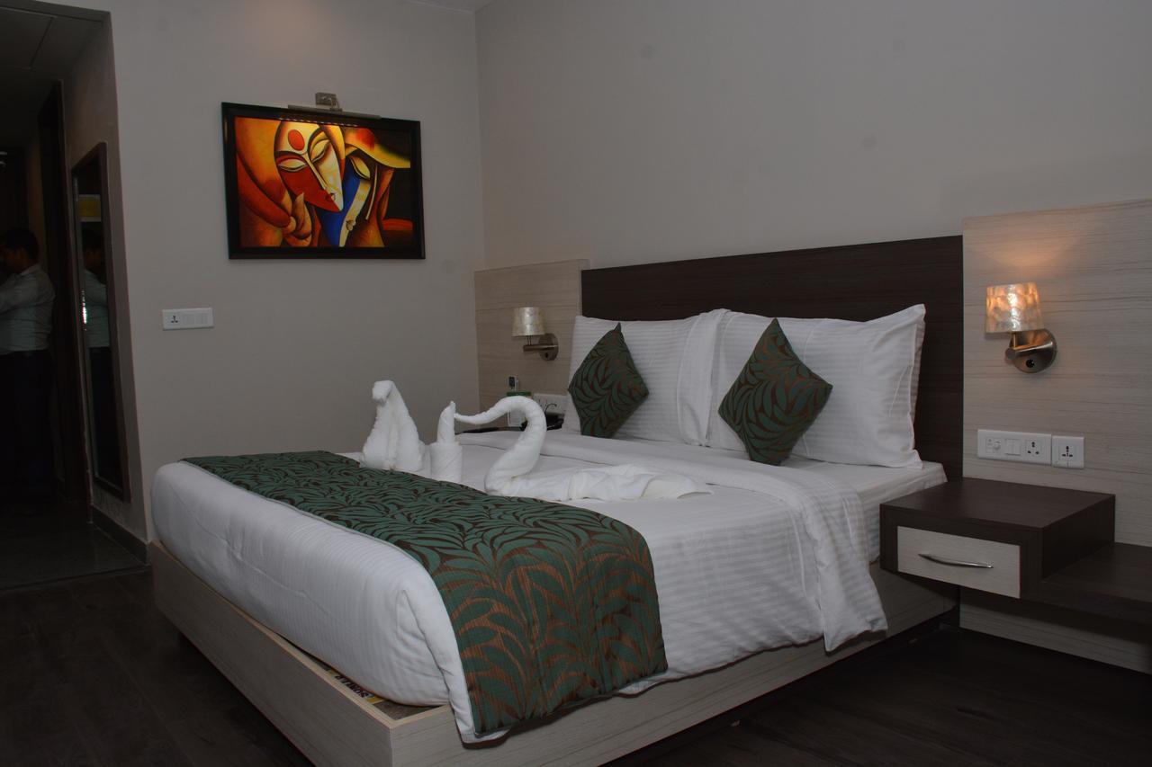 Hide Away Suites Noida Esterno foto
