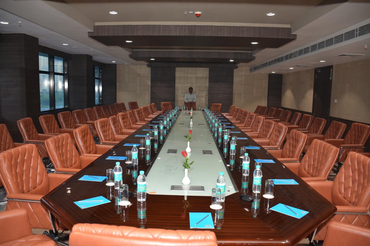 Hide Away Suites Noida Esterno foto