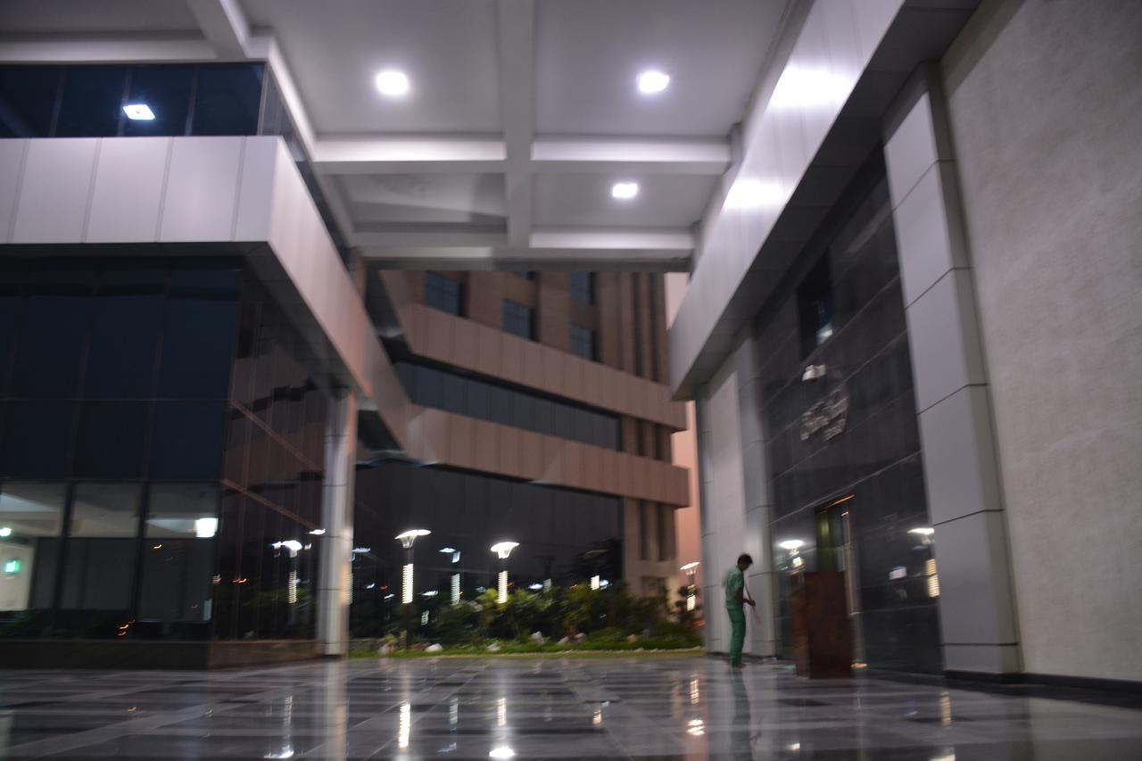 Hide Away Suites Noida Esterno foto