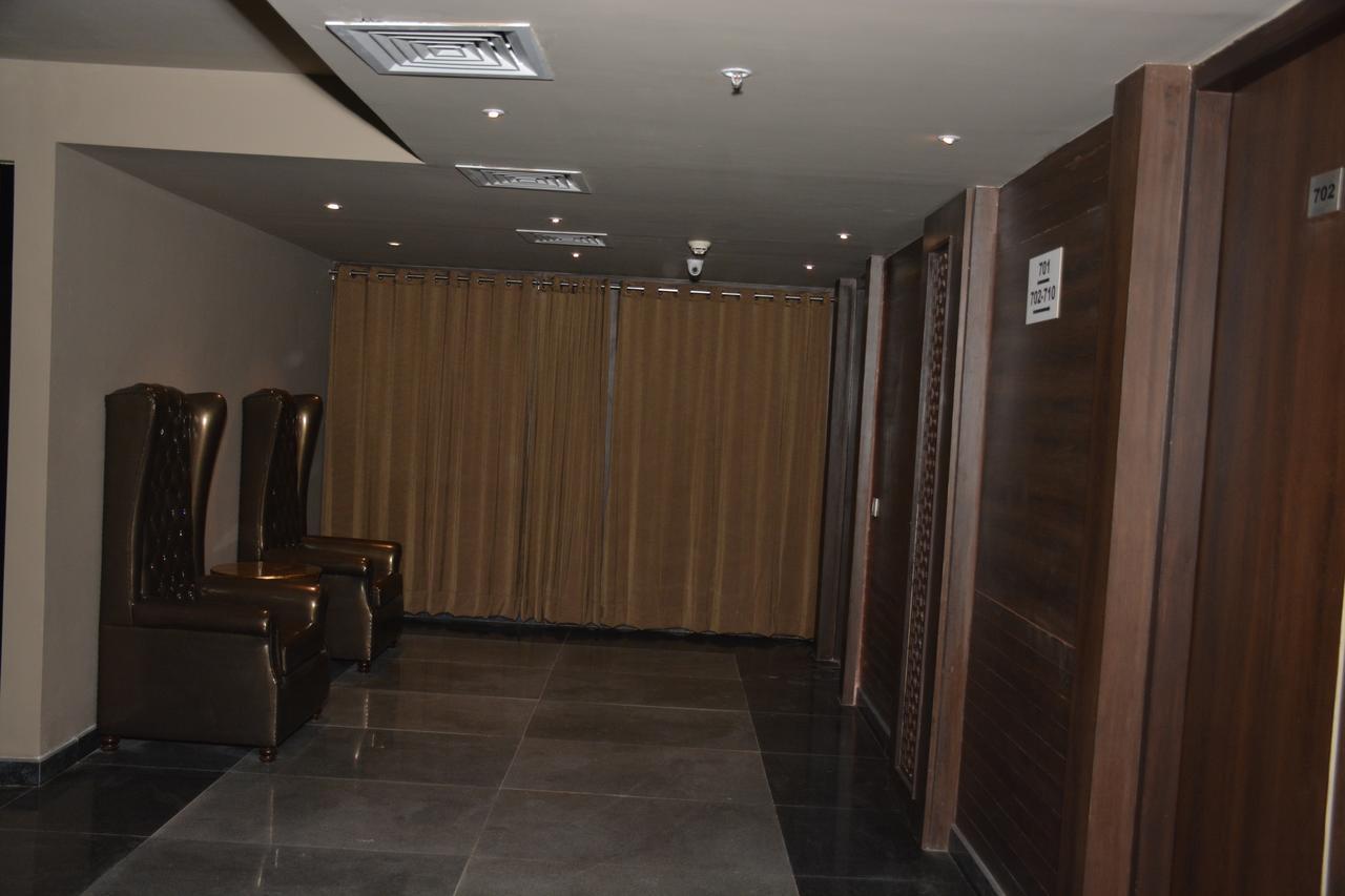 Hide Away Suites Noida Esterno foto