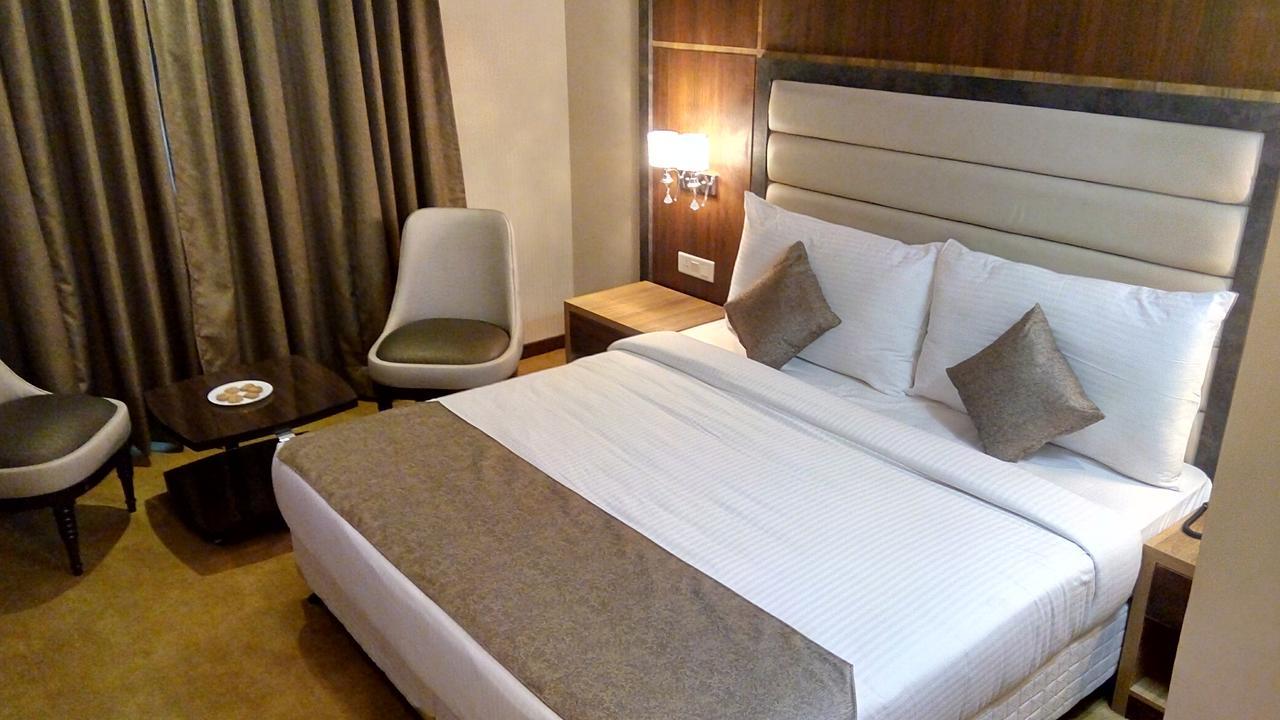 Hide Away Suites Noida Esterno foto