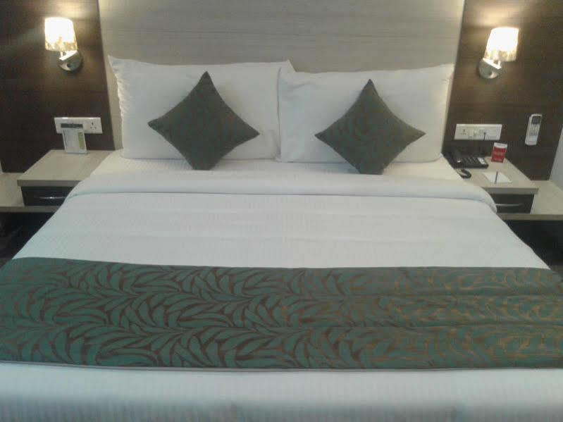 Hide Away Suites Noida Esterno foto